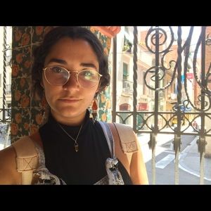 Meet your Posher, Daniela